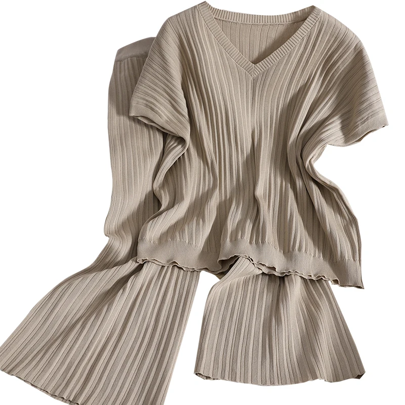 

Kimutomo Solid Color Knitted Sets Women 2021 Summer V-neck Short Sleeve Top + High Elastic Waist Wild Pleated Wide Leg Pants