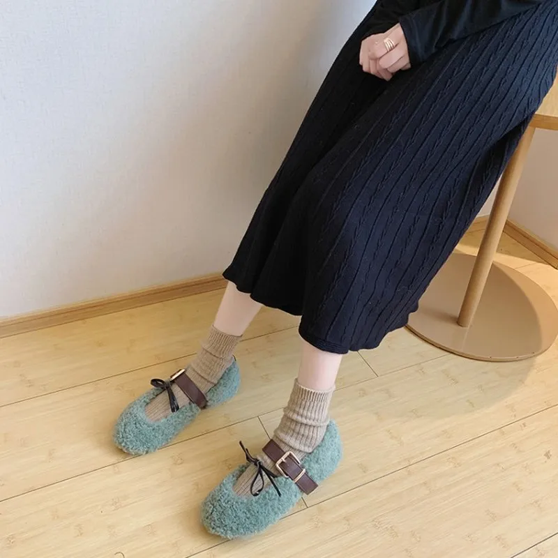 Обувь на плоской подошве Две модели Тонкие туфли Женские бархатные в горошек с