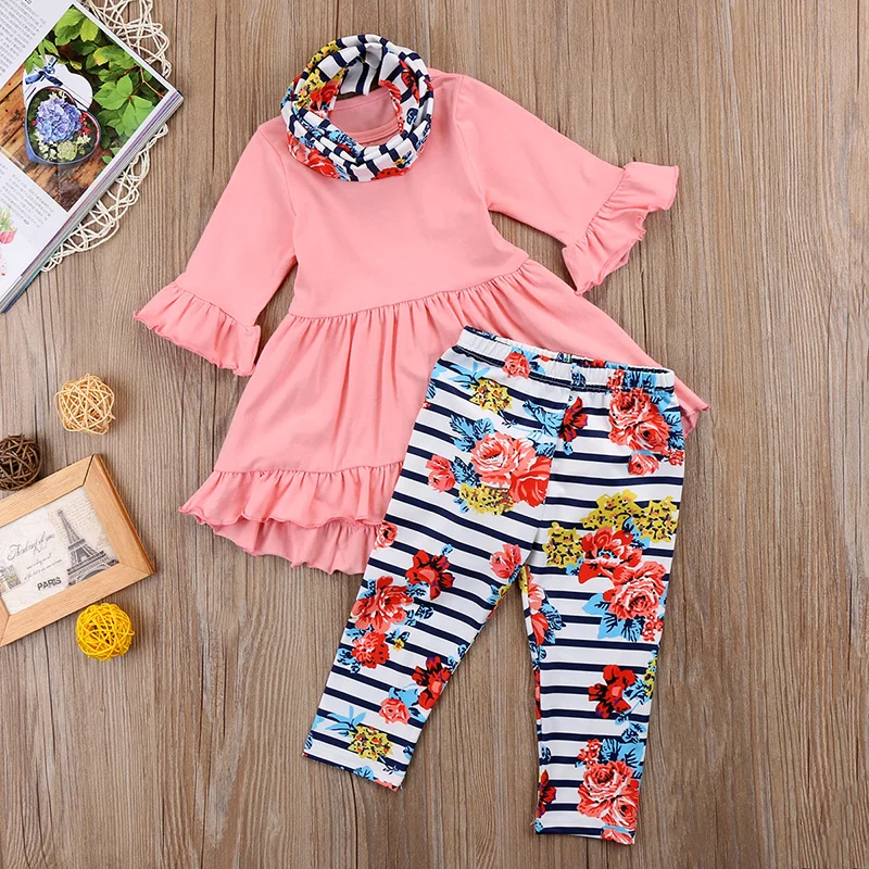 Милое плиссированное платье с длинными рукавами и рисунком из мультфильма