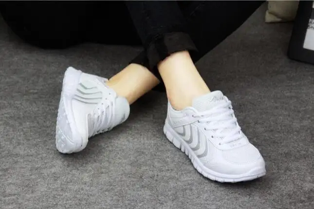 Женские кроссовки для бега легкие спортивные женщин дышащие качественные