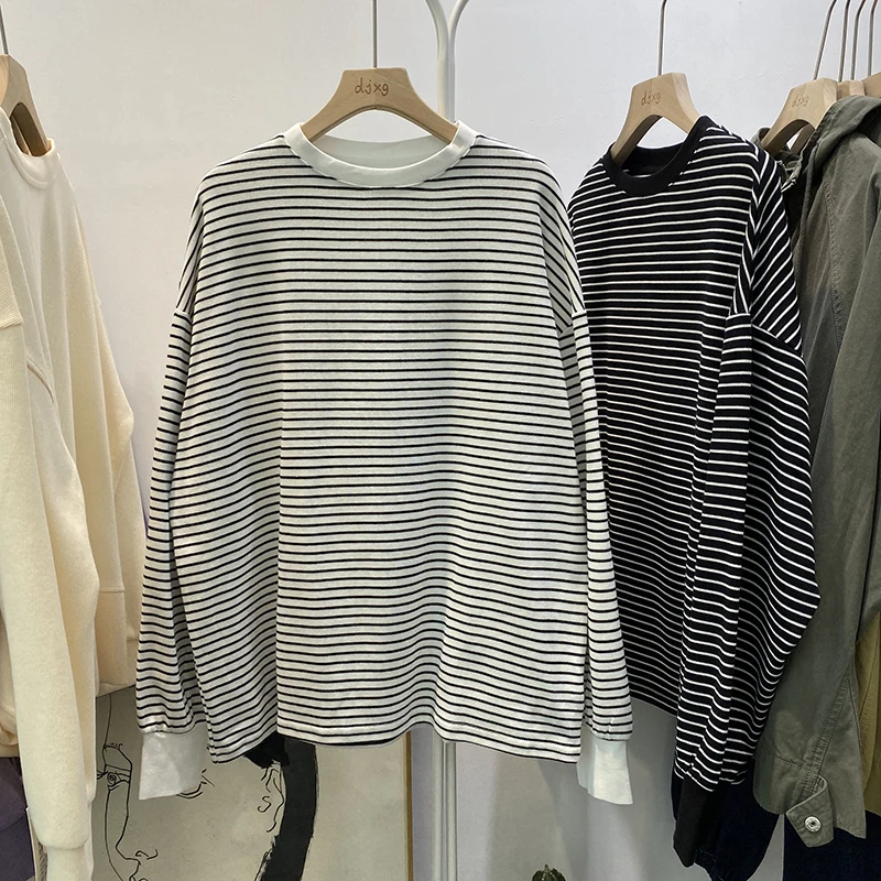 

2021 New Spring O-Neck Black White Striped Women Fashion T Shirts Long Sleeve Cotton T Shirt Women Clothes Slim Fashion Tops