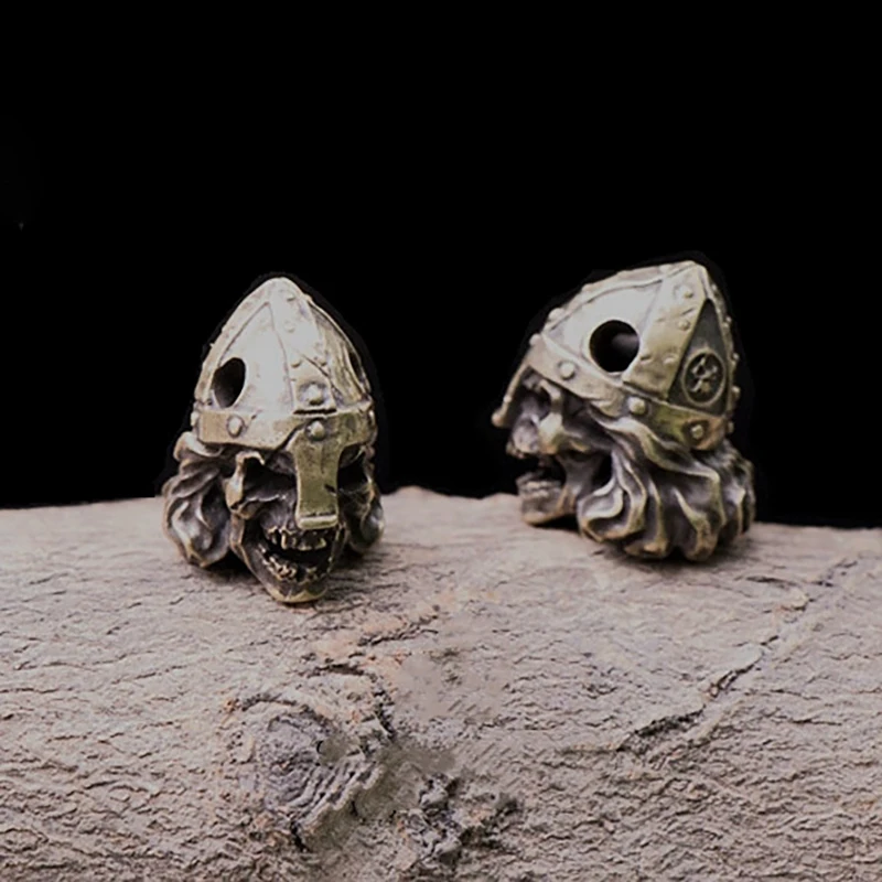 Оригинальный шлем в скандинавском стиле с черепом ножом ручной работы и бусинами