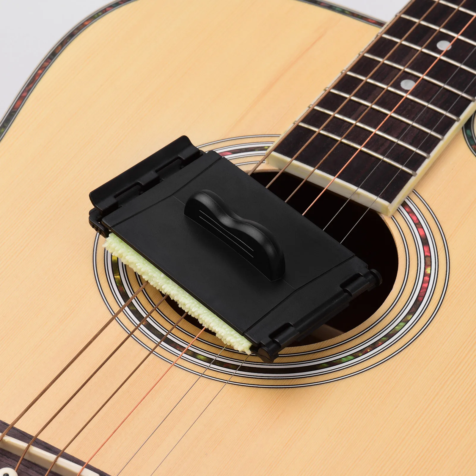 

String Scrubber Fretboard Cleaner Fingerboard Cleaning Cloth for Guitar Ukulele Bass Stringed Instrument