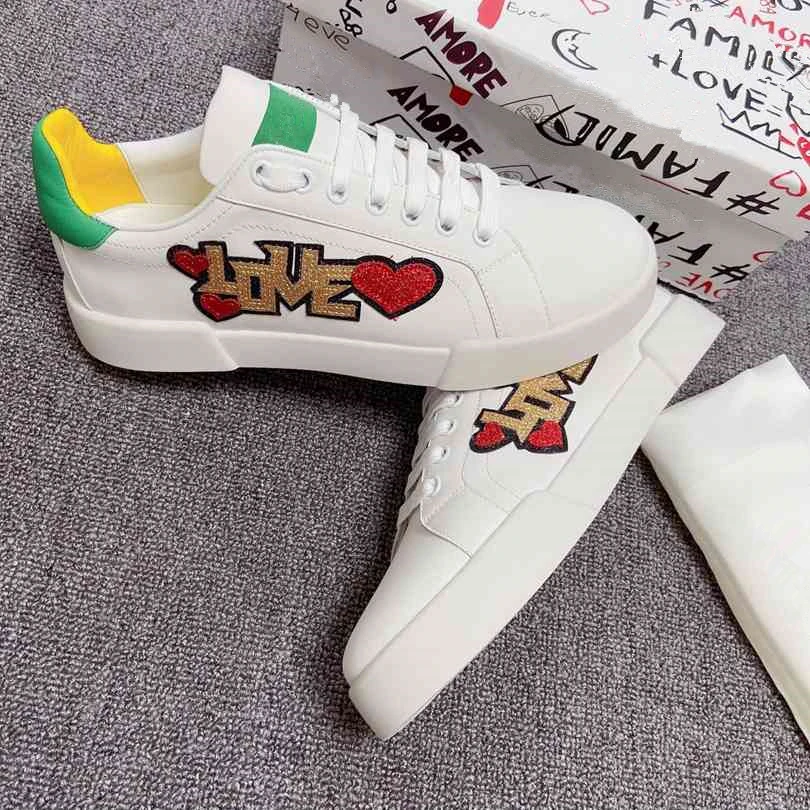 

Fashion Embroidery Love Heart Women Sneakers Geniune Leather Lace Up WOmen Casual Shoes Runway Low Top Flats Trianers Sneaker