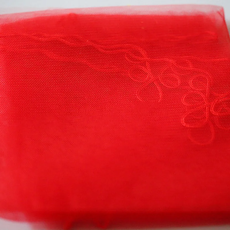 Фата свадебная с аппликацией однотонная волнистой отделкой 1 5 м однослойная