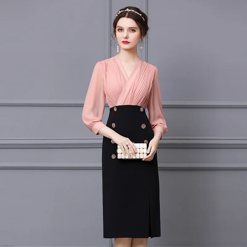 

Zhili early spring French dress 2021 new V-neck pleated high-end foreign style belly covered mid long buttock covered skirt
