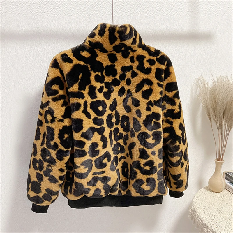 

Faux Fur Leopard Print Short Coat Women's 2020 Winter Fashion New High-Quality Stand-Up Collar Loose And Thick Warm Pullover Top