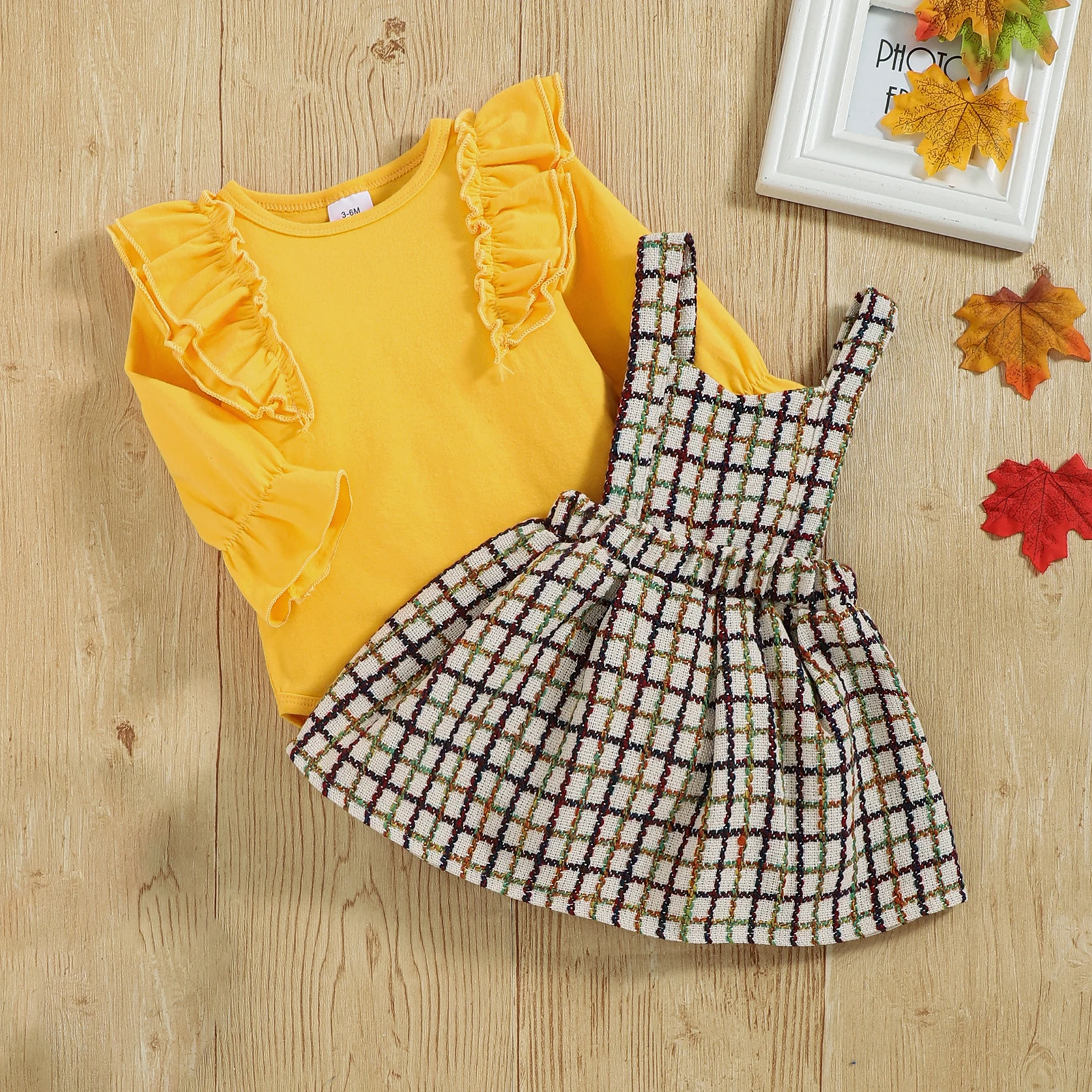 

Autumn Baby Girls 2Pcs Outfit Set Newborn Infant Fashion Solid Color Ruffles Long Sleeve Romper and Plaid Suspender Skirt