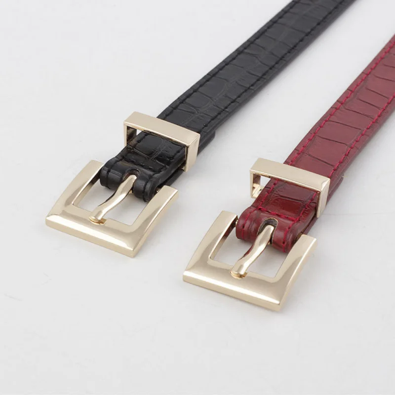 Ремень женский из искусственной кожи с золотой пряжкой красный черный