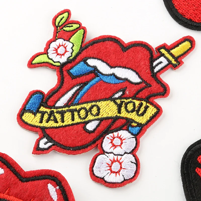 YENGON с мультипликационным принтом красные губы рот заплата вышивки используется