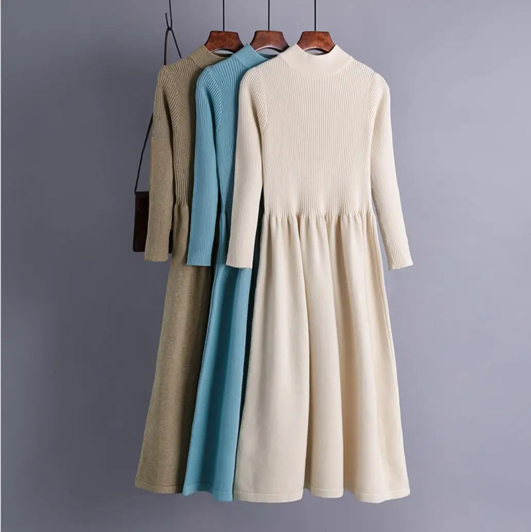 Женское трикотажное платье-свитер с длинным рукавом и высоким воротником |