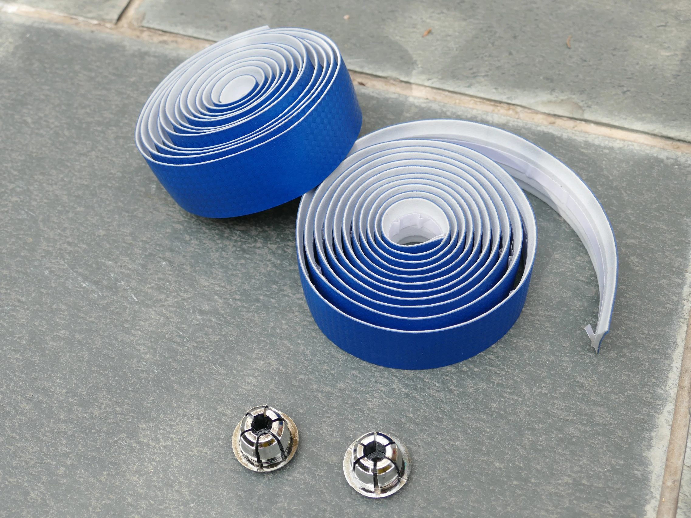 Лента для руля голубая новая углеродная 3K с 2 лентами на руль + пробками