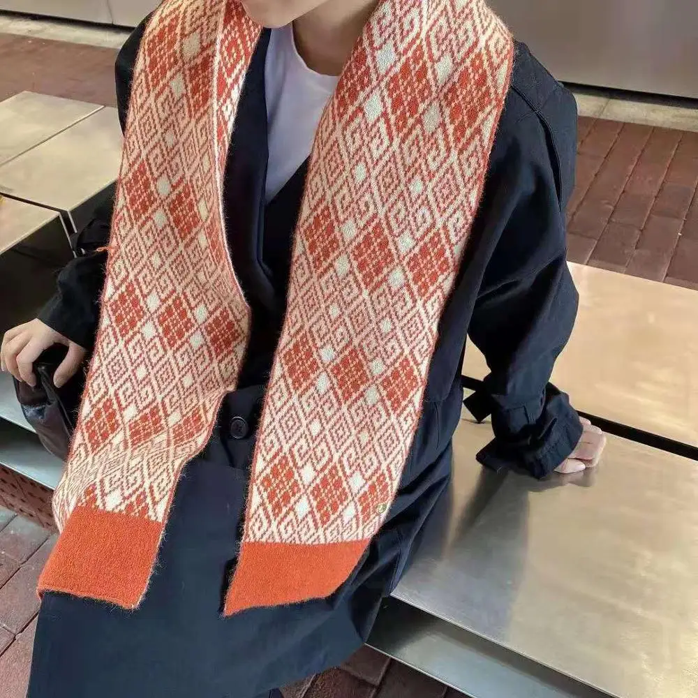 

South Korea East gate autumn winter new small scarf metal buckle knitting wool yarn fashion scarf female versatile decorative