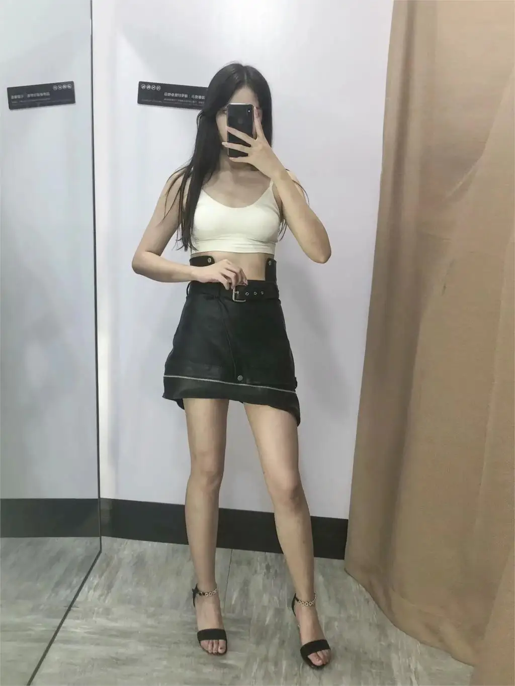 Женская Асимметричная мини юбка черная кожаная на молнии с поясом в стиле панк