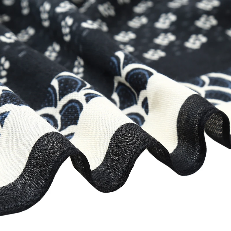 

New Ethnic Wind Scarf Female Tassel Printing Large Shawl Spring And Summer Travel Silk Scarf Seaside Holiday Sunscreen Beach Tow