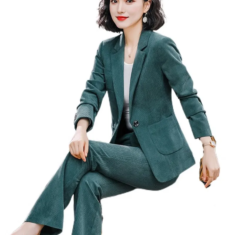 Женский вельветовый брючный костюм офисный большого размера с блейзером и