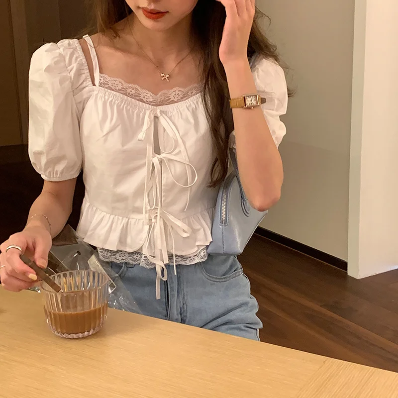 Пикантная белая рубашка в Корейском стиле топ с квадратным вырезом и кружевной