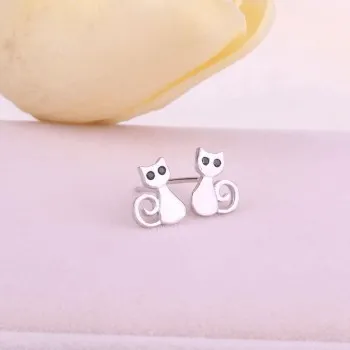 

S925 Silver Sand Cat Animal Earrings Female Fashion Cute Black Eyes Cat Earrings Factory Direct Supply FSE020DTD