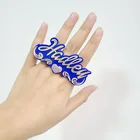 Модное акриловое кольцо с именем на заказ и маленькой кнопкой в форме сердца