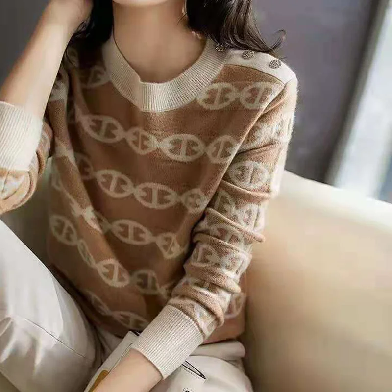 

Женский жаккардовый свитер с круглым вырезом и длинным рукавом