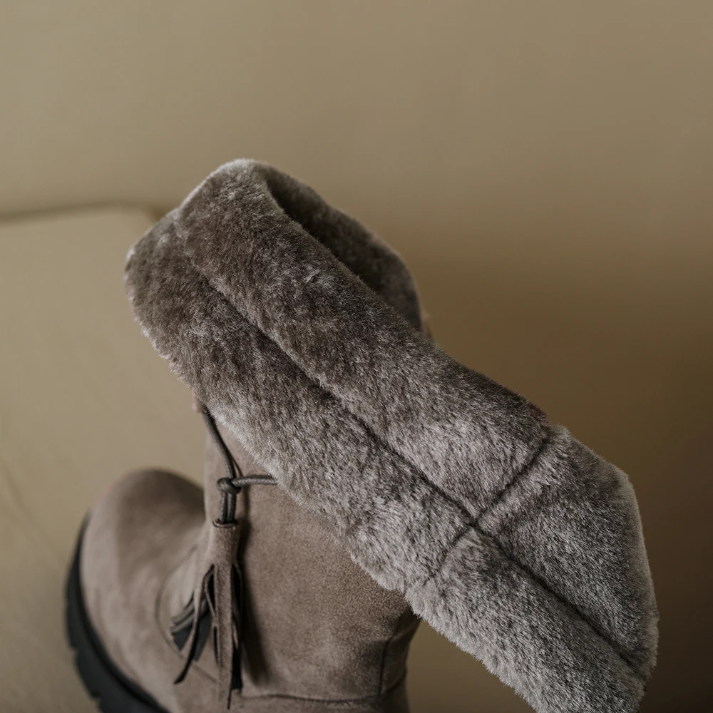 Женские зимние ботинки на меху высокие платформе сохраняющие тепло толстом