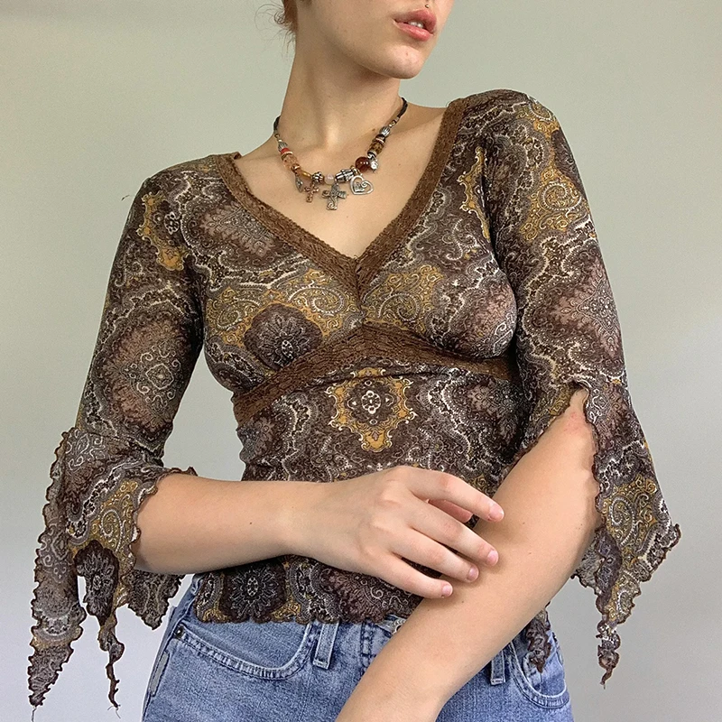 

Y2K Aesthetic Autumn Spring T-shirt Graphic Print Crop Top Lace Trim V Neck Pullovers Vintage Frill Women Harajuku Pullovers