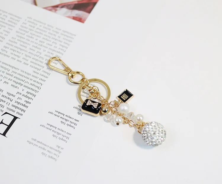 Creative Fashion Novel Pearl Pendant Key Chain  Fashion Clothes Metal Charm Key Chain   Lady Cute Bag Mobile Phone Key Chain