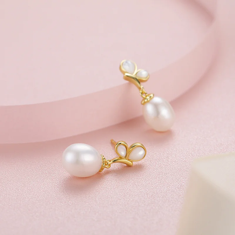 Женские серьги-гвоздики из серебра 925 пробы с пресноводным жемчугом