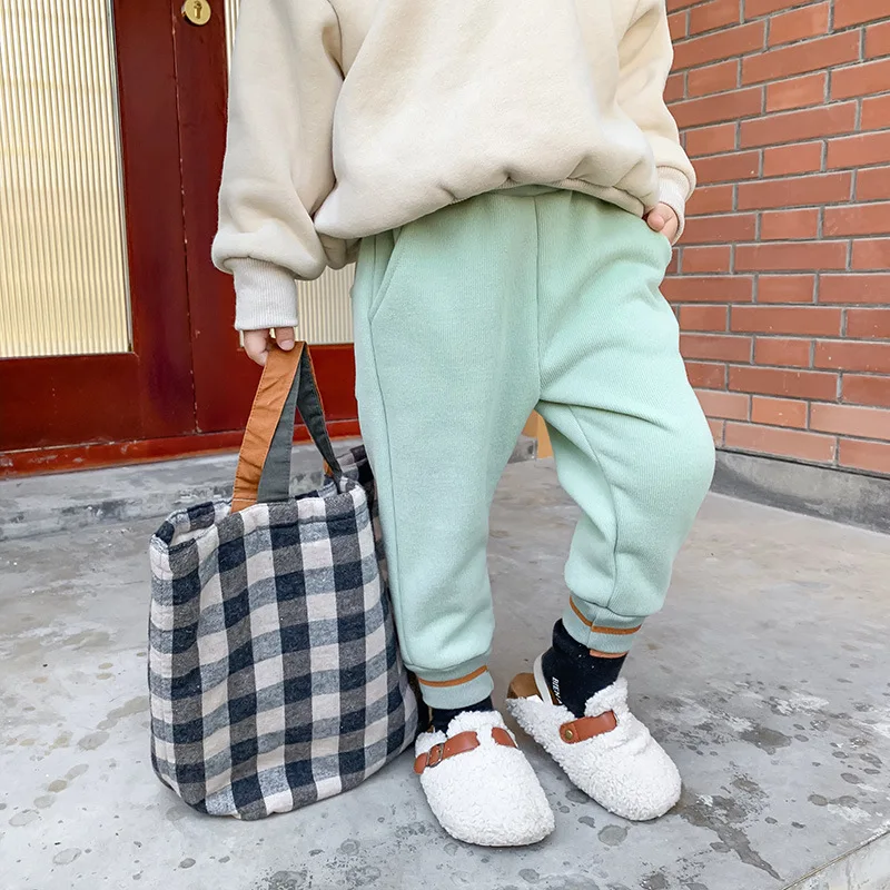 Зимние трикотажные спортивные штаны для мальчиков теплые девочек утепленные