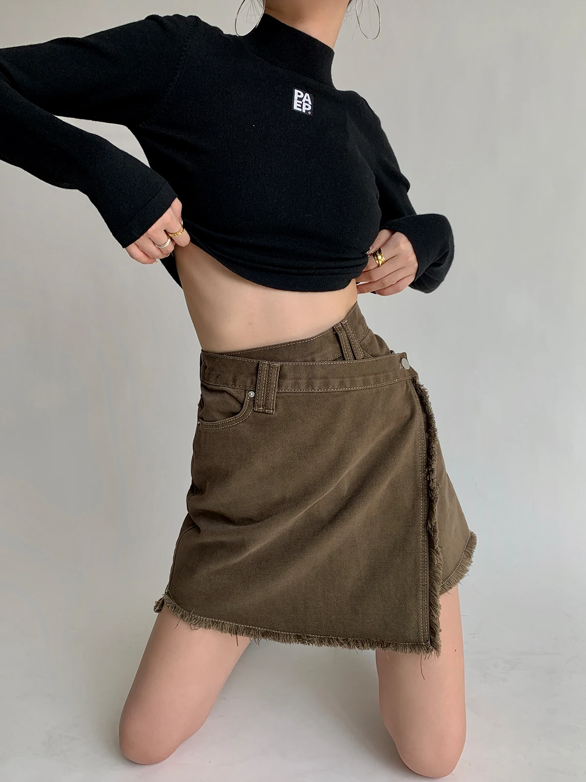 

Женская джинсовая юбка с кисточками HESAPP, нестандартный дизайн, осенняя юбка А-силуэта с высокой талией, универсальные мини-юбки