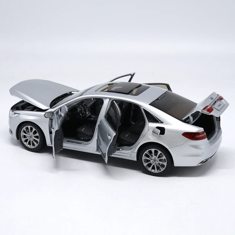 1:18 FORD 2015 TAURUS литой автомобиль из сплава модели игрушек металлические автомобилей