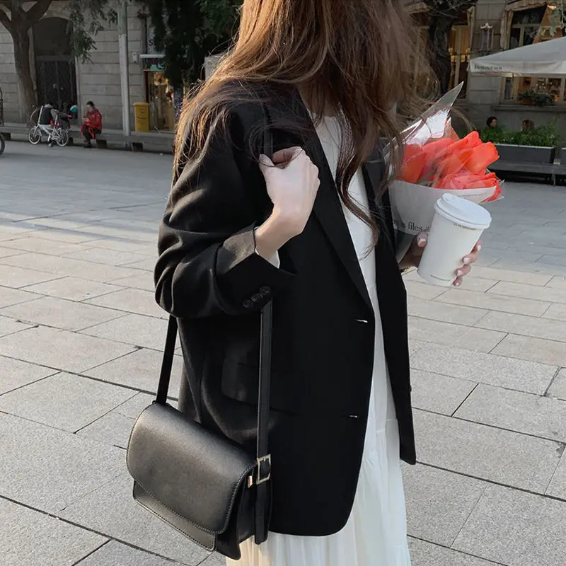 Женский винтажный офисный пиджак черный с отложным воротником и карманами