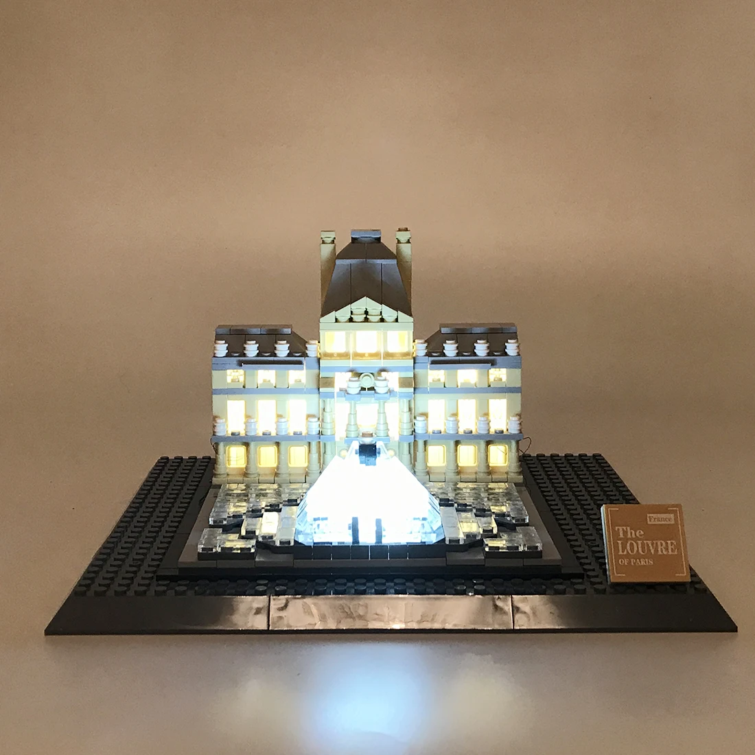 

USB Powered Building Blocks LED Lighting Kit for Paris Louvre 21024 (Only LED Light, No Block Kit)