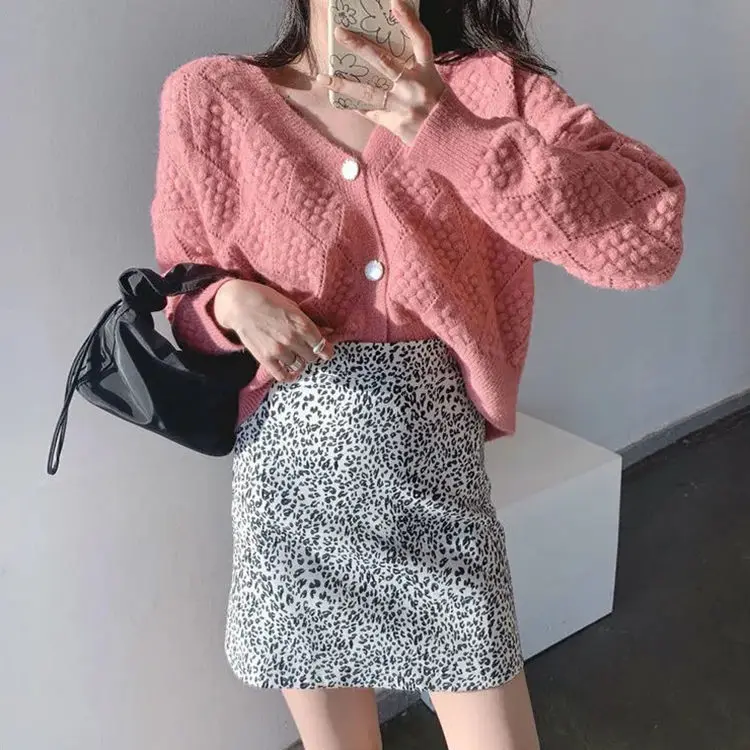 

Женский однобортный Кардиган с V-образным вырезом, однотонный трикотажный свитер свободного покроя с длинным рукавом и V-образным вырезом, м...