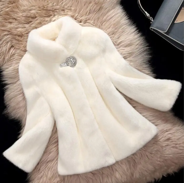 New Soft Fur Women'S Short Section Imitation Fur Outwears Black White Winter Autumn Warm Fake Fur Jackets Casual  Coats J3234