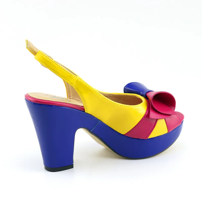 Летняя женская обувь в европейском и американском стиле Комплект из туфель