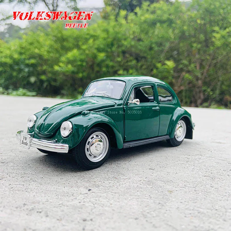 Классическая модель автомобиля Maisto 1:24 Volkswagen beetle из сплава Декоративные