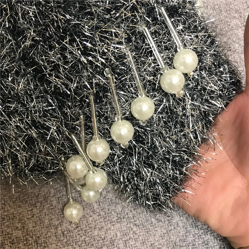 Женский трикотажный пуловер яркий Свободный серебристого цвета с кисточками и