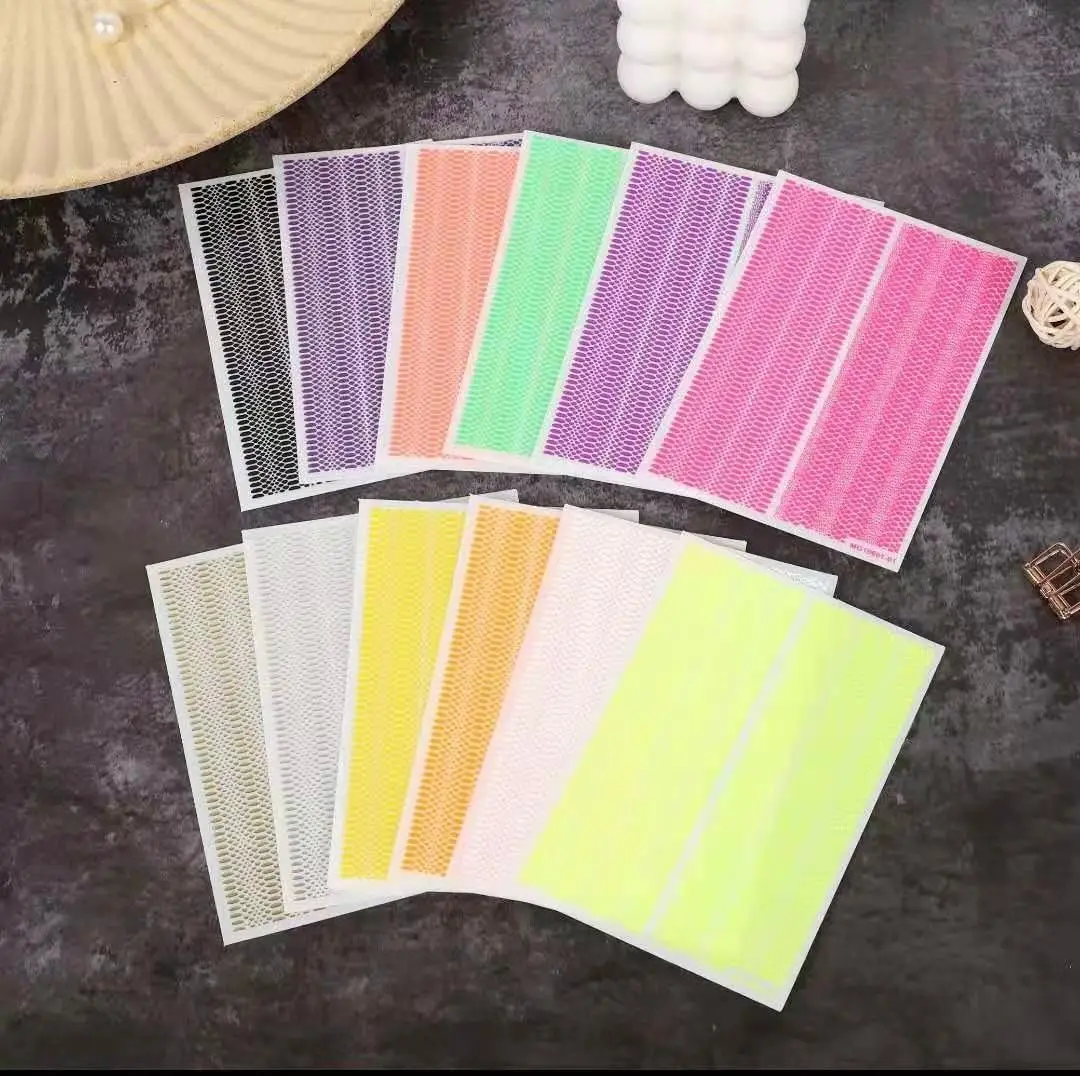

2021 New 1PC 12*9 Cm Nail Art Adhesive Snake Sticker Glue On Paper Decals For Acrylic Nails Design Snakeskin Wraps Stickers @H50