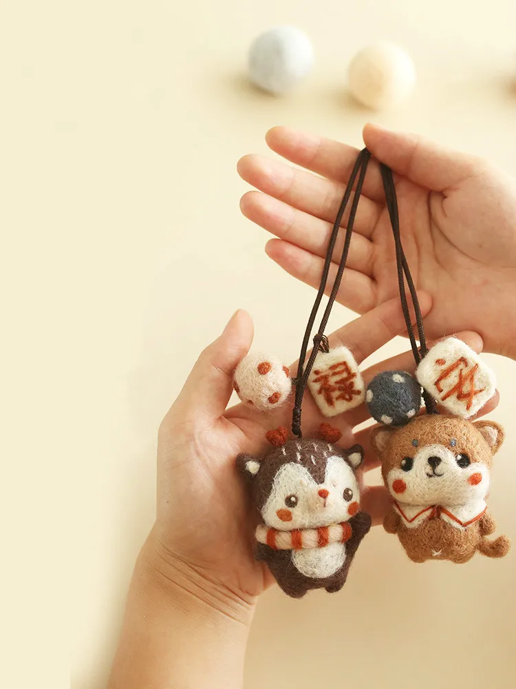 Шерстяные фетровые игрушечные лисы чтобы отправить другу подарки амулет