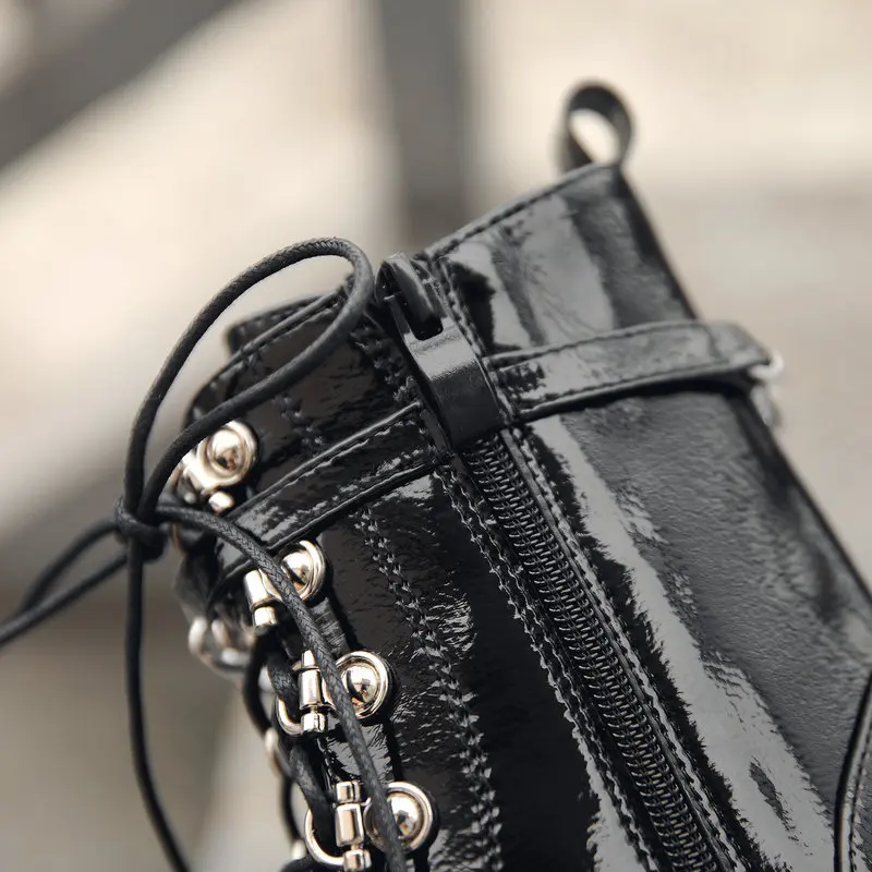 

Autumn Ankle Boots Patent Leather Gothic Black Boots Women Heel Sexy Chain Chunky Heel Platform Boots Female Punk Style Zipper