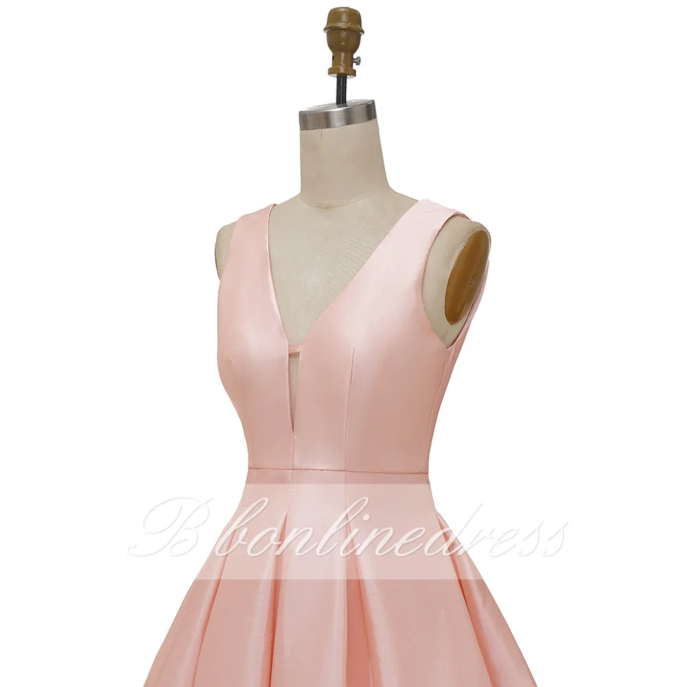 Розовое атласное платье для выпускного вечера вечернее короткое без рукавов с