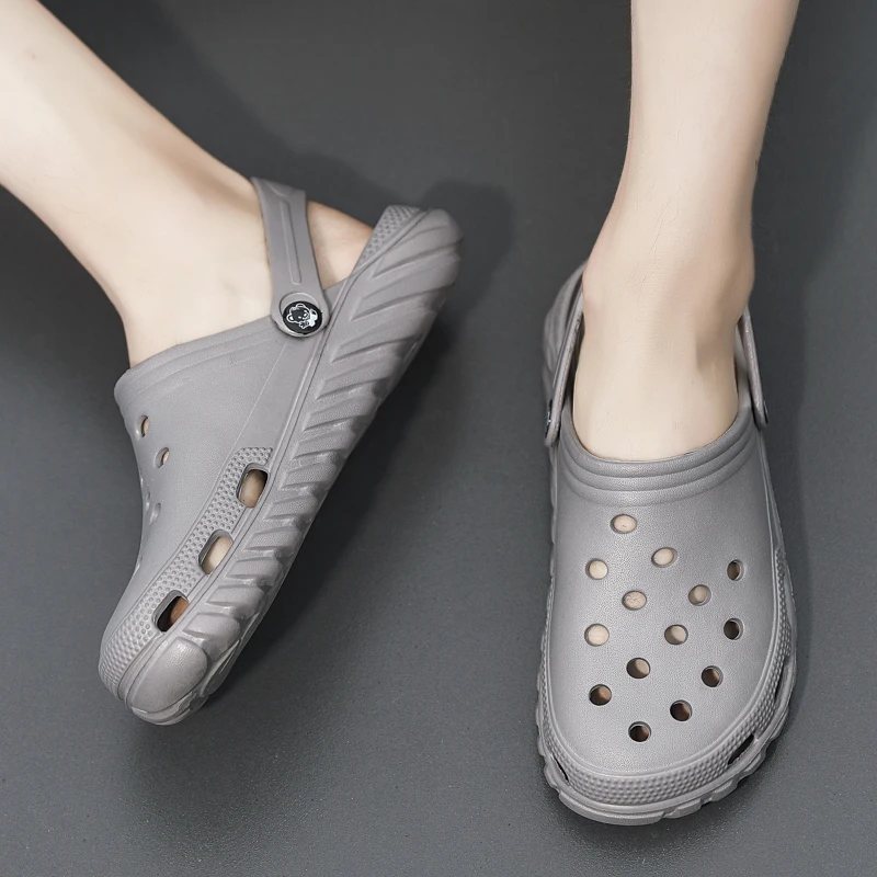 Новейшая модель Дачная обувь для мужчин с рисунком крокодил сандалии мужские