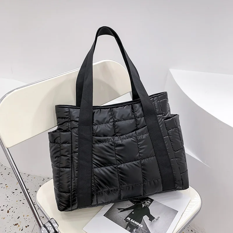 

2022 Hit Winter Brand Textured Padded Design Duffel Bag for Women Big Totes Plaid Shoulder Bags Designer Nylon Shopper Handbags