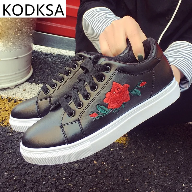 

Leather Shoes Ladies Fashion Breathable Embroidery Flower Shoes Student Korean Casual Shoes Sports Running Sneakers Womens Shoes