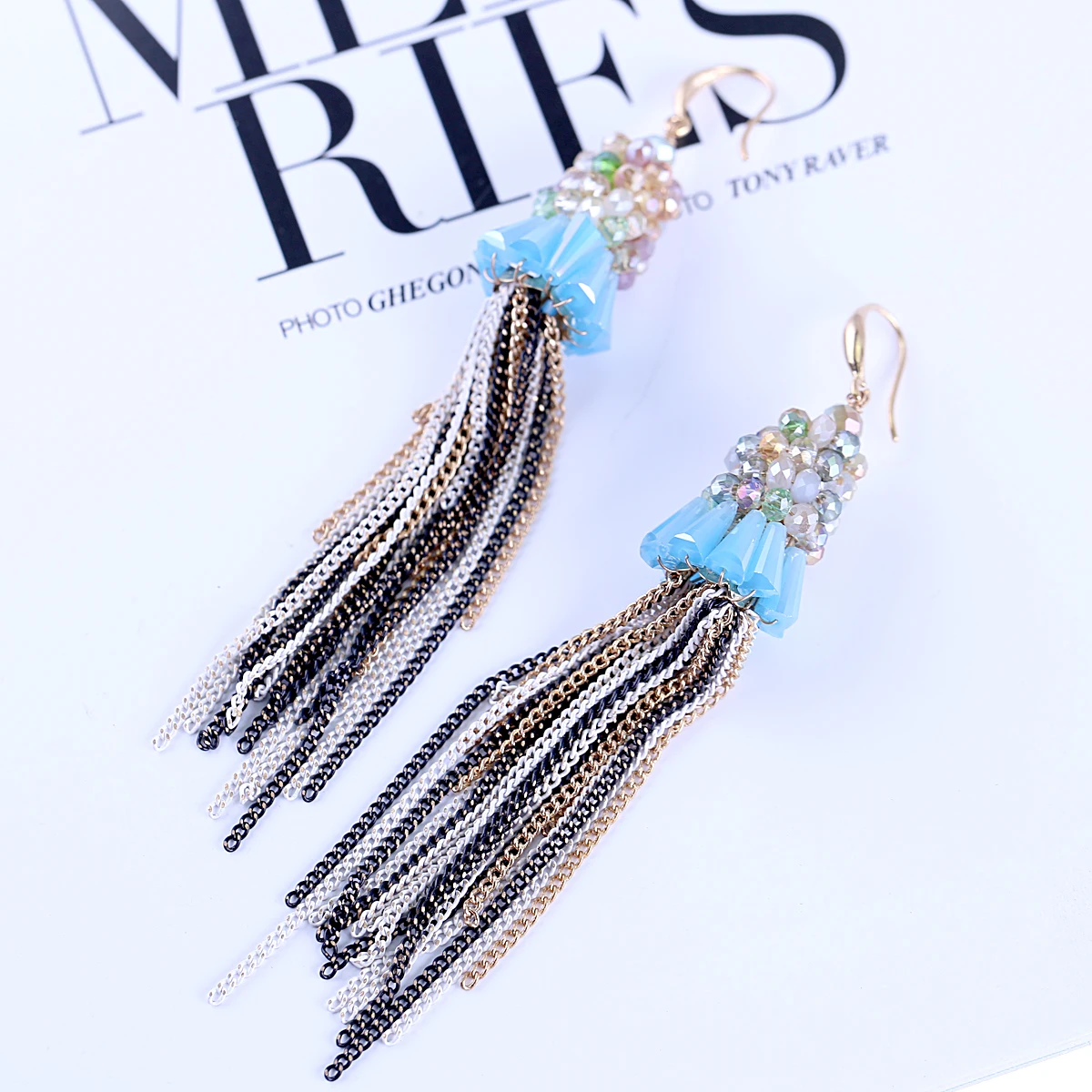 Новые длинные висячие серьги с золотыми кисточками и цепочками в богемном стиле