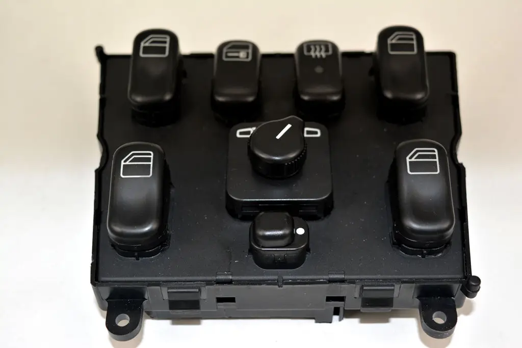 

New Electrical Power Window Master Control Switch for Mercedes 1998-2003 Black