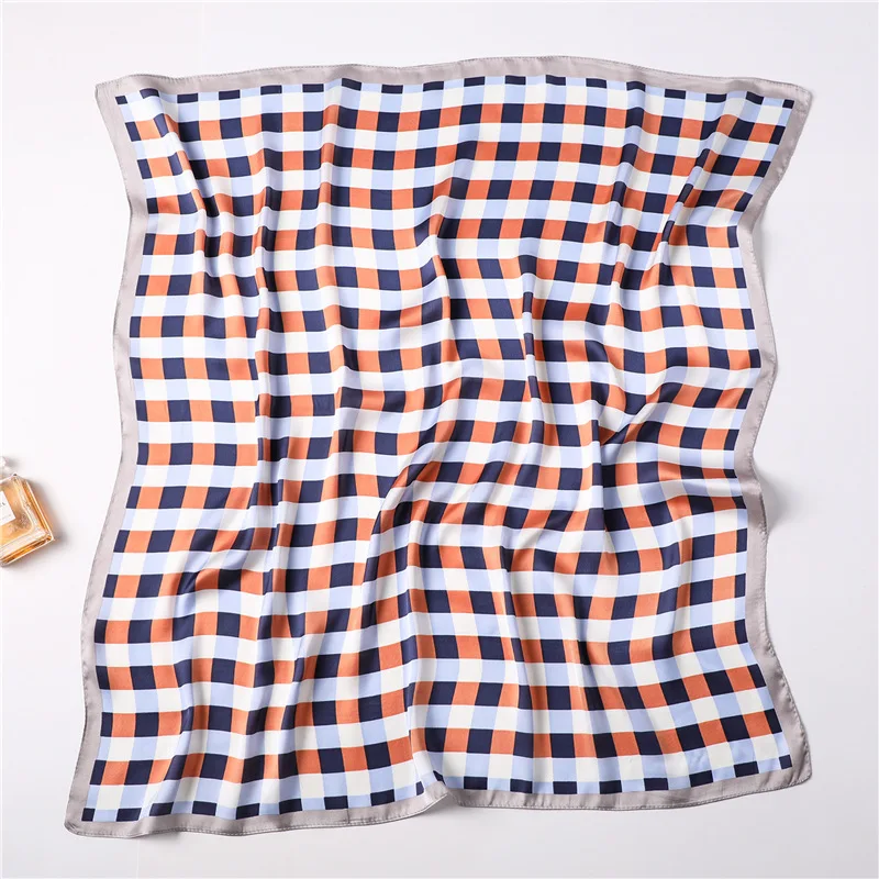 

Hot Koop Vrouwen Sjaal Luxe Brand Plaid Print Hijab Pure Zijde Sjaals Foulard Vierkante Kop Sjaals Wraps 2020 Nieuwe Halsdoek
