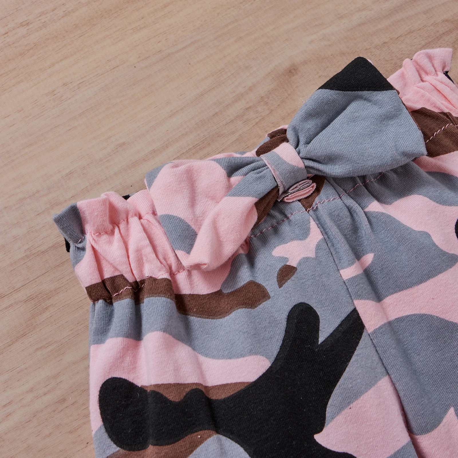 

Baby Girls Clothes Set, Letter Print Long Sleeve O-neck Romper+Camouflage Elastic Waist Trousers+Bow-knot Headband