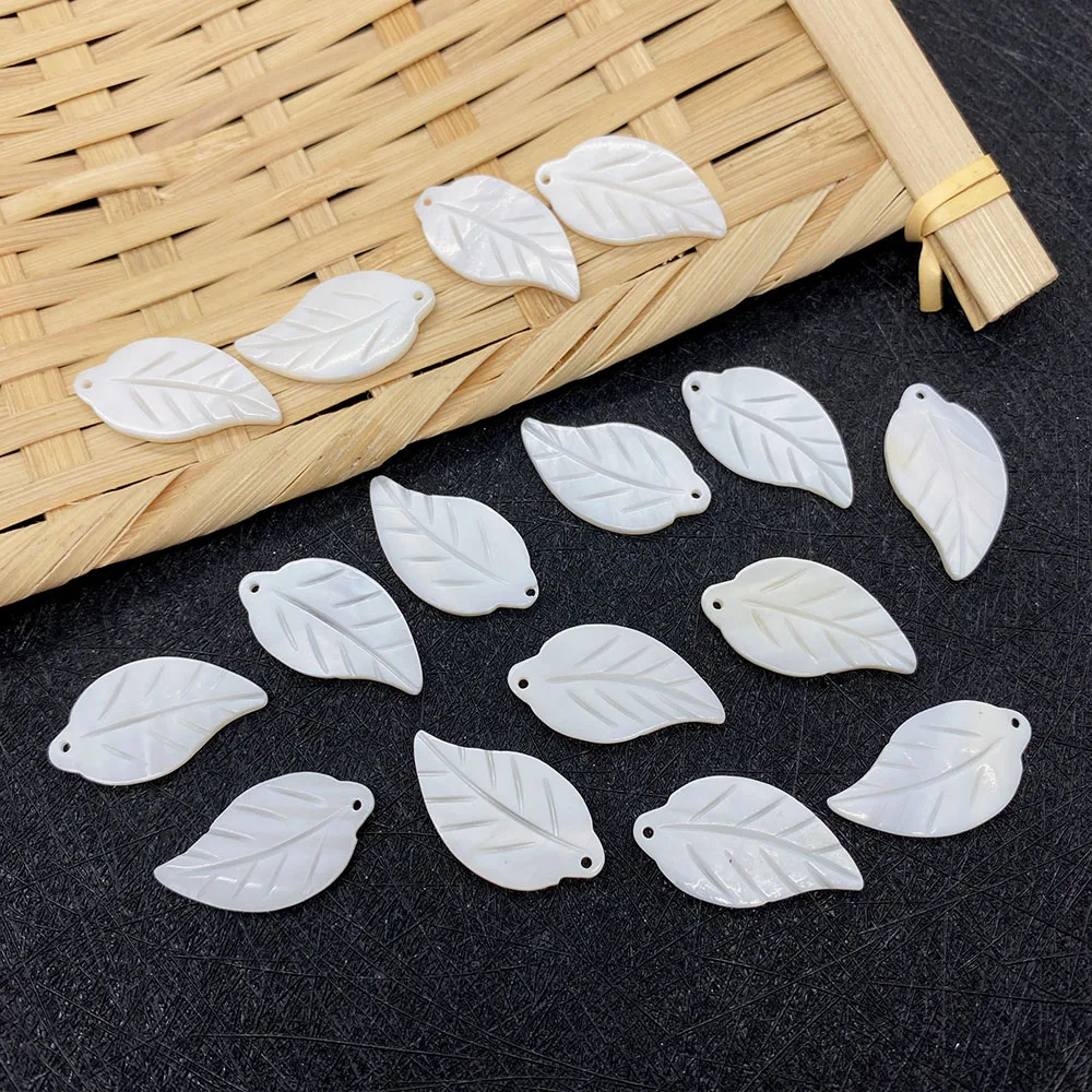 

2 Pcs of Natural Freshwater Shell Leaf-shaped White Pendant Jewelry Making Gifts DIY Necklace Bracelet Earring Charm Accessories